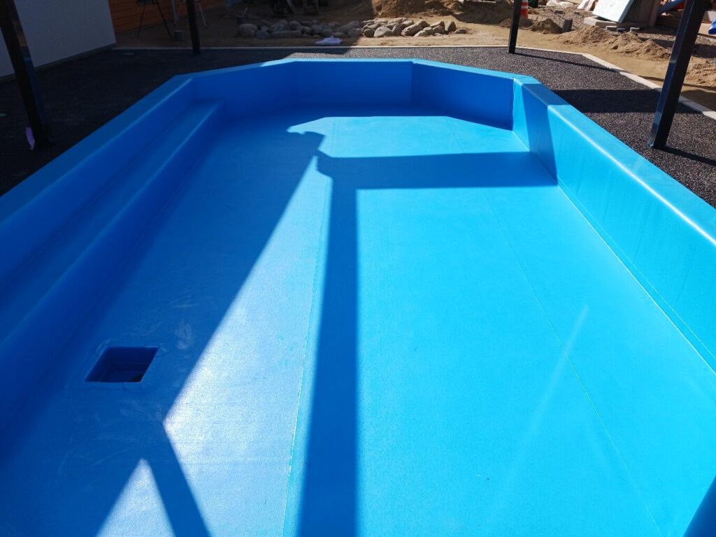 松尾保育園　ﾌﾟｰﾙ塩ビシート防水