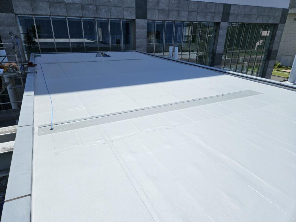 松本市某会社エントランス　屋根防水工事